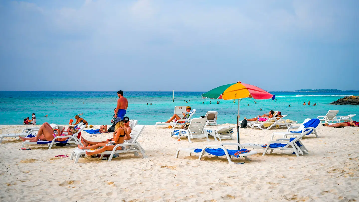 Maldiverne indfører et landsdækkende forbud mod tobak for personer født i 2007 og frem.