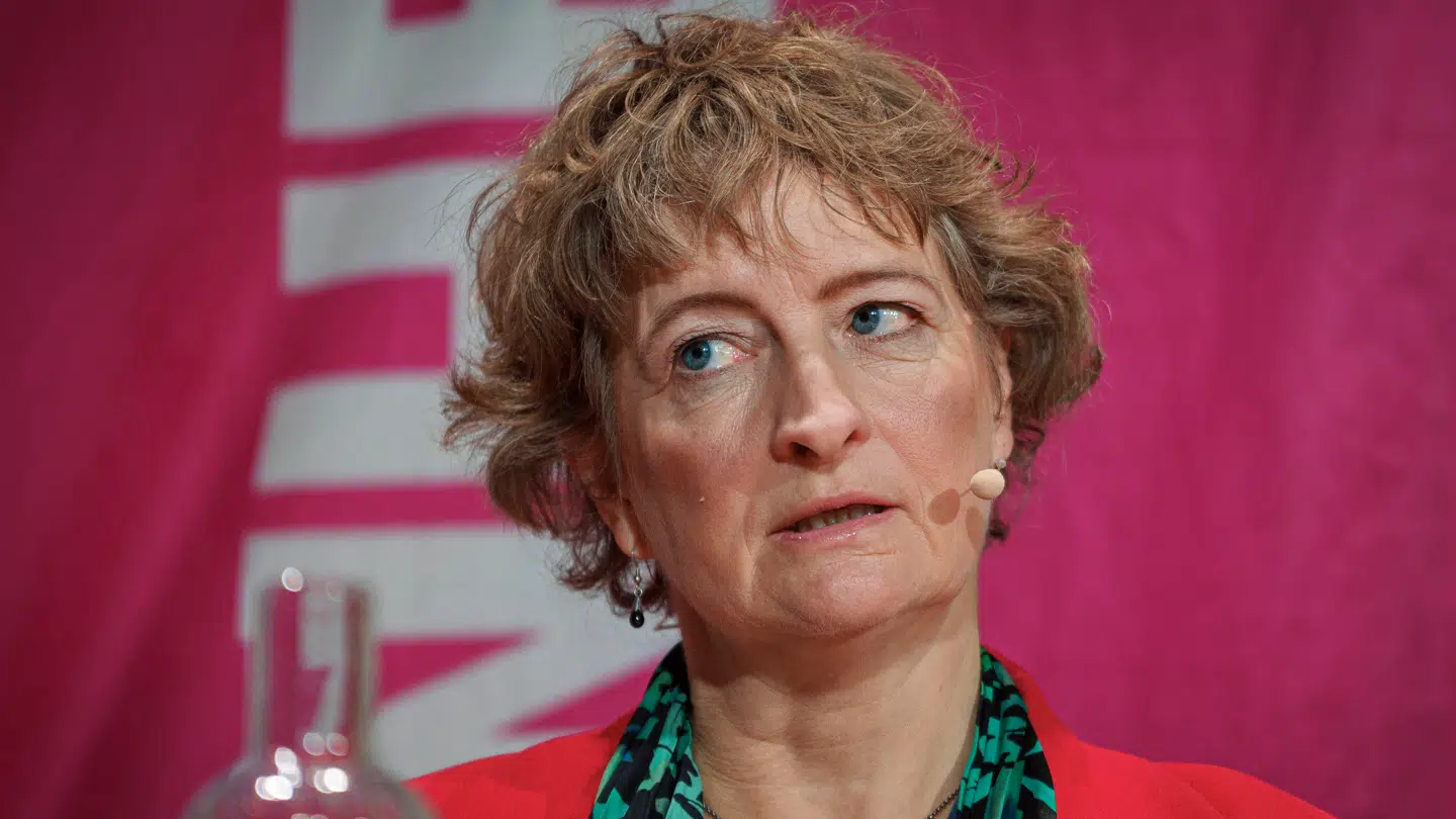 Enhedslistens overborgmesterkandidat, Line Barfod, skyder tilbage på Rasmus Jarlov (K).