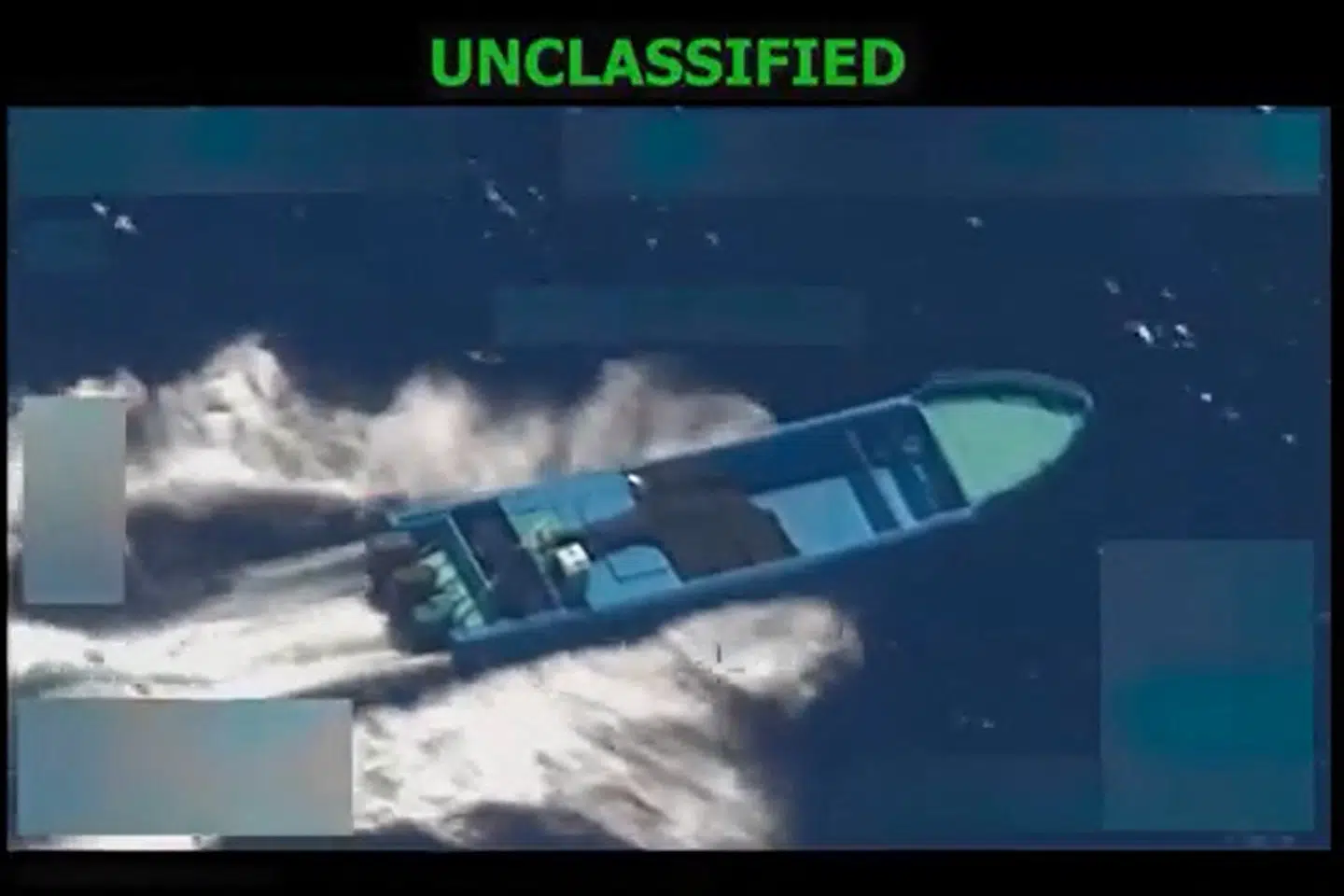 Billede fra opslag på X, som USA's forsvarsminister, Pete Hegseth, delte i oktober. Her kunne man se, hvad der ifølge USA var et andet angreb i Stillehavet mod et skib, der angiveligt var involveret i narkohandel. (Arkivfoto).