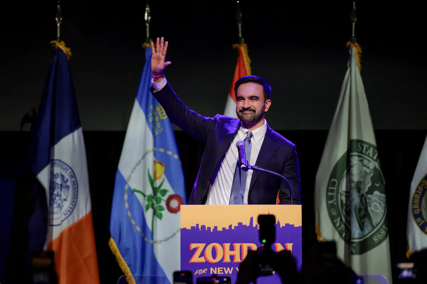 34-årige Zohran Mamdani kan kalde sig New York Citys borgmester efter et valg med den største deltagelse i byen siden 1969.