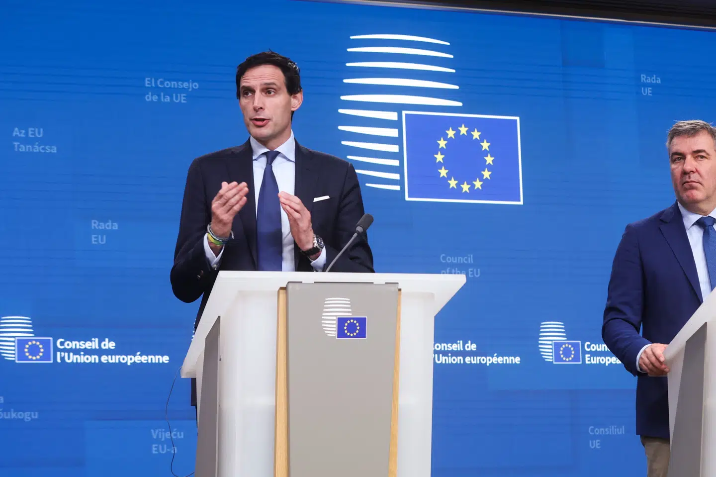 EU-kommissær for klima, Wopke Hoekstra (til venstre), og Danmarks klima- og energiminister, Lars Aagaard (til højre) fremlagde onsdag aftalen det nye 2040 klimamål.