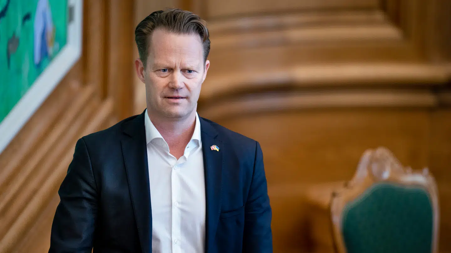 Den tidligere minister og folketingsmedlem Jeppe Kofods sex-sag med en 15-årig kommer nu igen i fokus.