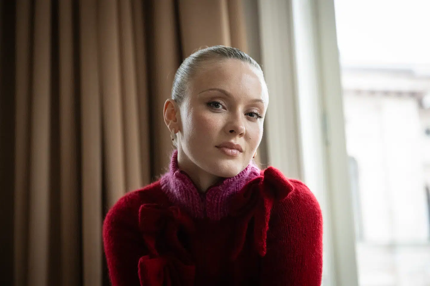 Den svenske sanger står bag hittene 'Symphony', 'Bad Boys' og 'Lush Life'.