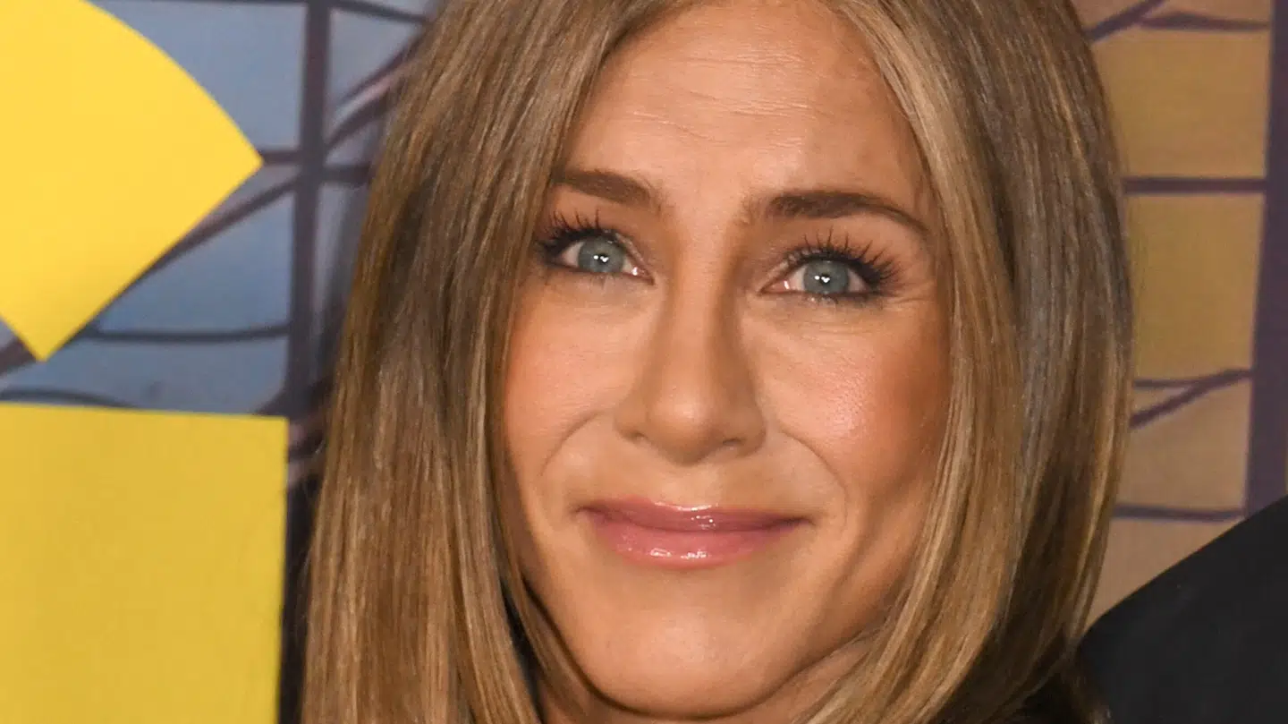 Jennifer Aniston fotograferet på den røde løber tilbage i september. Hendes nye kæreste beskriver deres forhold som en drøm. (Arkivfoto)