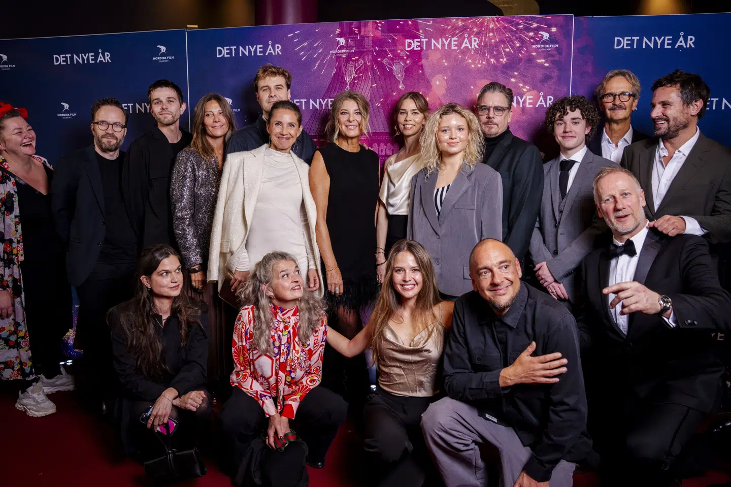 Castet bag "Det nye år" ses på den røde løber i Imperial-biografen onsdag. Det er den tredje i trilogien om fællesskaber.