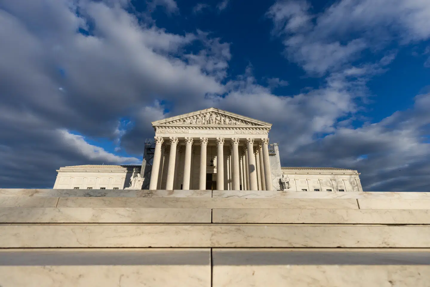 USAs højesteret skal træffe en beslutning, der kan få afgørende betydning for Trumps økonomiske plan.