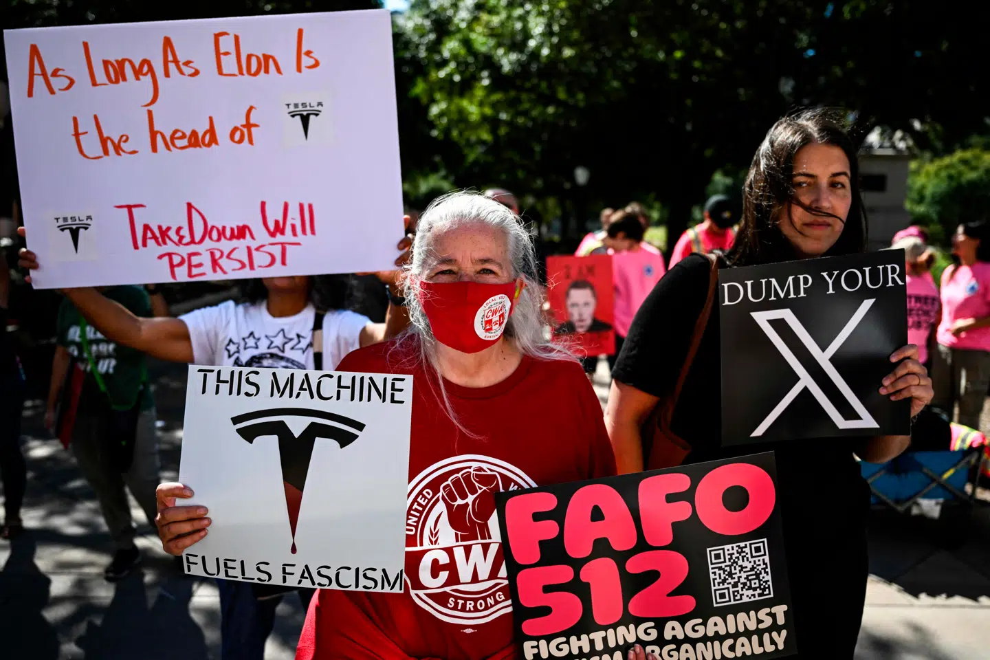 Også onsdag i denne uge fortsatte protesterne i Austin mod Tesla og Elon Musk. Det sker under overskriften »Ikke 1 billion dollar til Elon Musk!«.