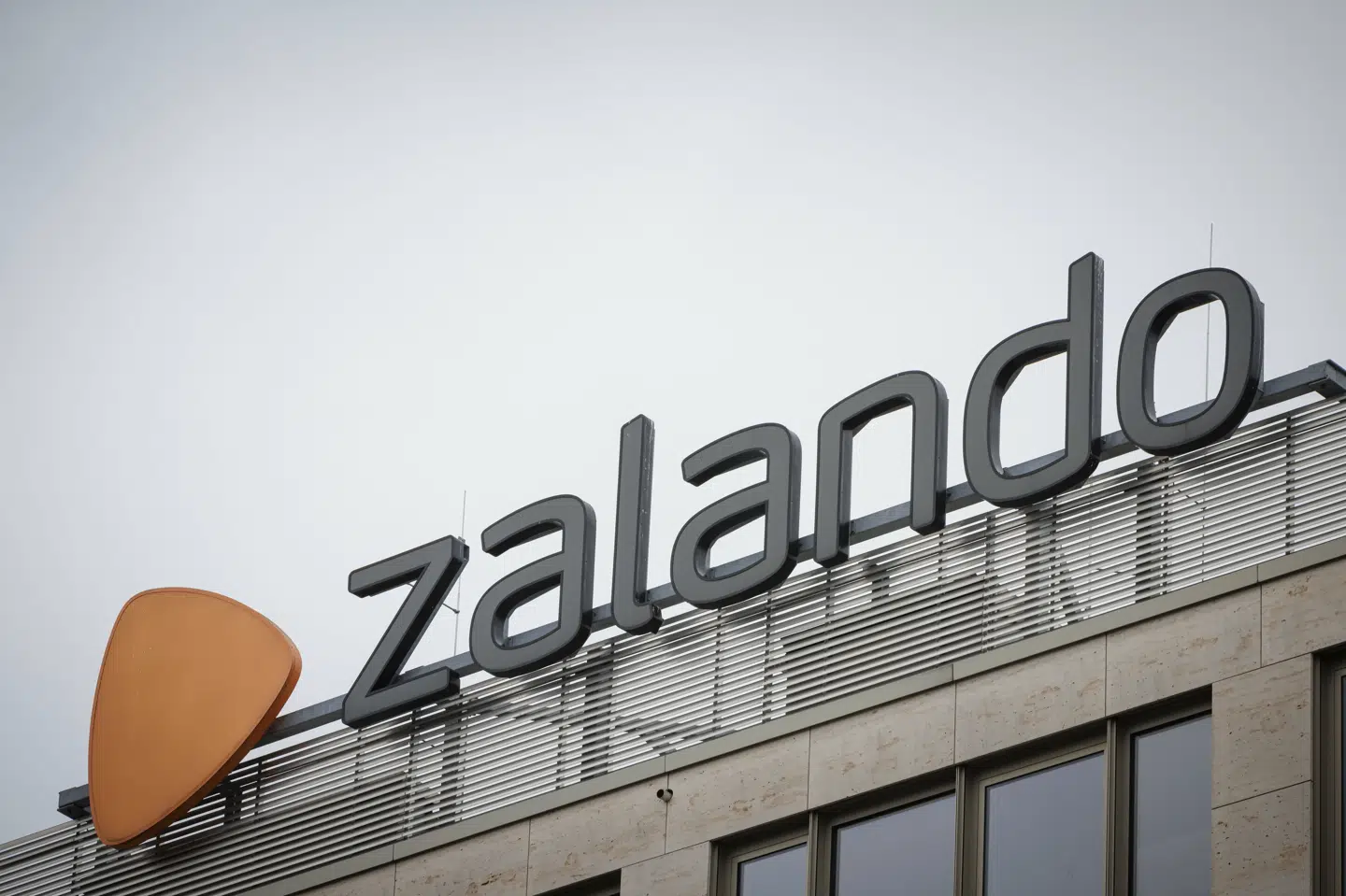 Zalando blev grundlagt i 2008 og har hovedsæde i Berlin. I tredje kvartal omsatte onlinebutikken for 22,5 milliarder kroner. (Arkivfoto).