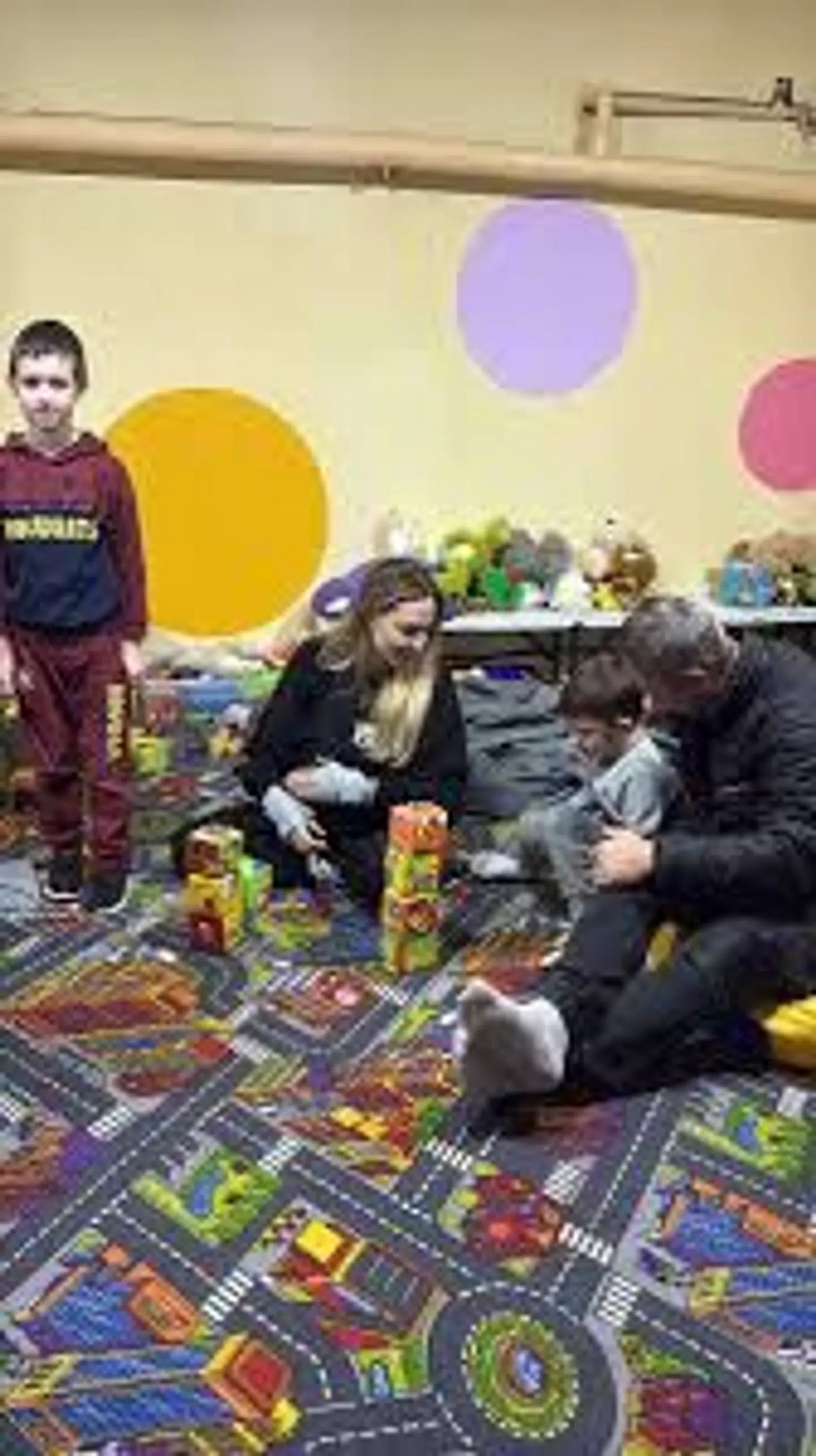 Angelina Jolie har i flere år været ambassadør for organisationen UNICEF, hvor hun i flere forbindelser har sat fokus på børns trivsel, sundhed og rettigheder.