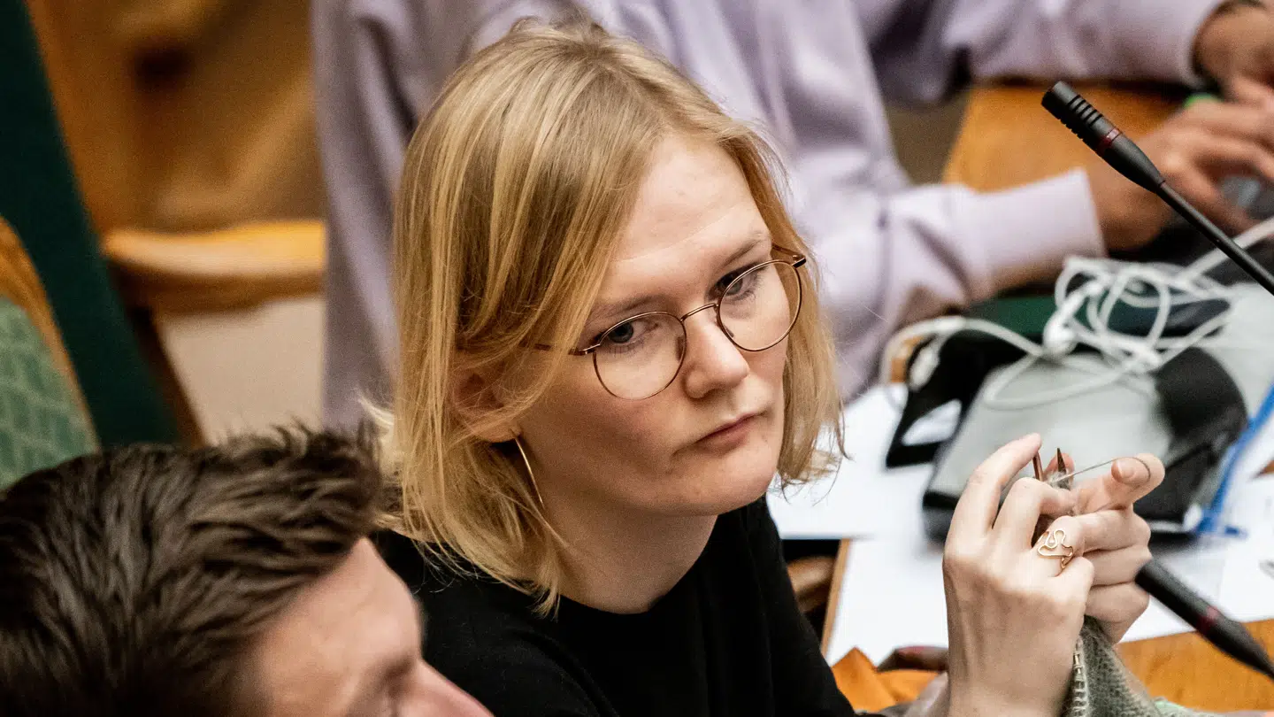 Sofie Lippert (SF) har endnu ikke doneret de penge, hun har fået ud af SVM-regeringens skattelettelser, til velgørenhed. Det sker næste år, lyder det.