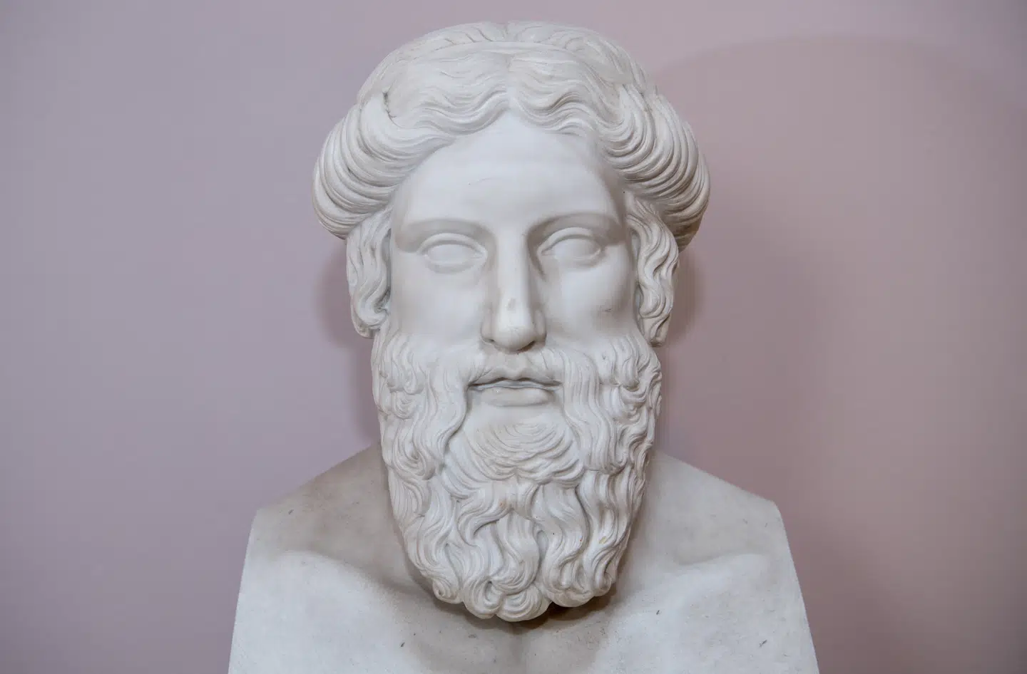 Den græske filosof Platon var ikke modstander af kunsten, men forsøgte derimod at reformere og give ny betydning til den, mener en voksende skare af filosoffer. Foto: Sven Hoppe, Scanpix