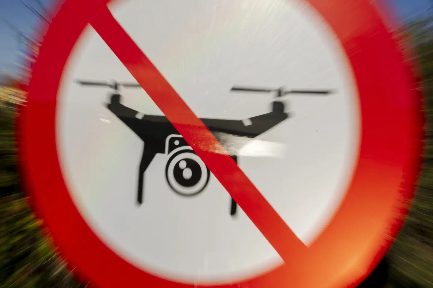 Civil droneflyvning blev midlertidigt forbudt i Danmark, efter at formodede droner blev observeret over flere danske lufthavne i september. Norsk politi fik også anmeldelser om mulige droneflyvninger i september. (Arkivfoto).