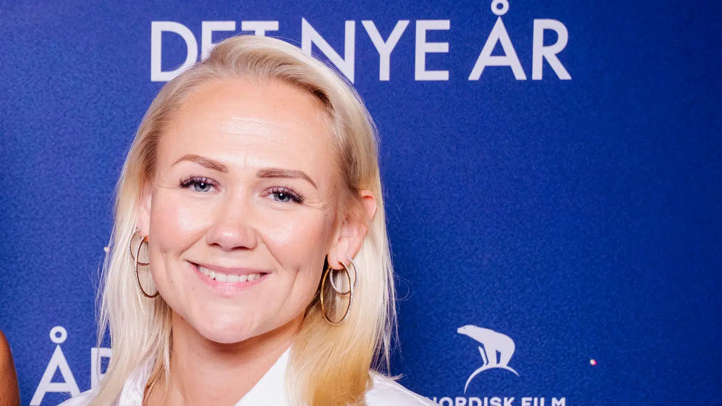 Cecilie Schmeichel skal kommentere sin bror.