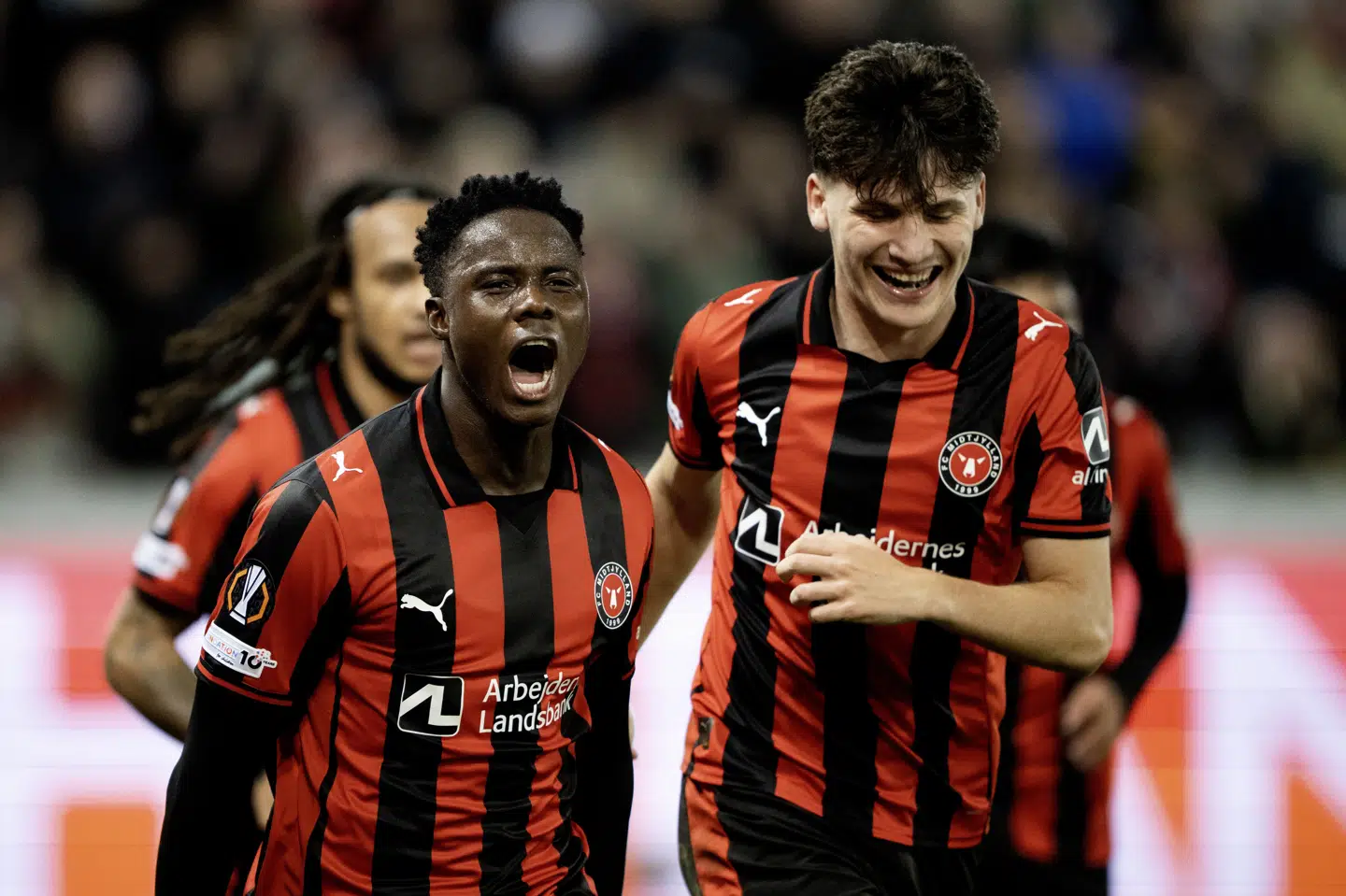 Franculino Dju (til venstre) og Mikel Gogorza (til højre) scorede hver et mål på Kasper Schmeichel, da FCM dukkede Celtic torsdag aften.