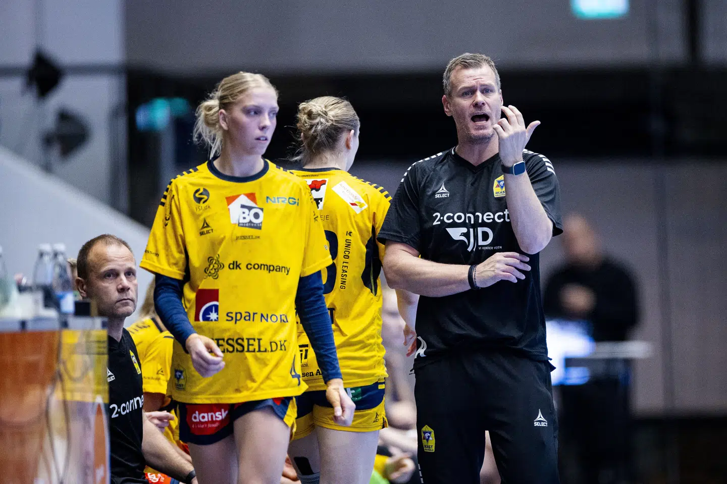 Cheftræner Søren Hansen havde en hård dag på kontoret i Ikast torsdag. Først fik holdet klø af Team Esbjerg, efterfølgende blev han præsenteret for en fyreseddel.