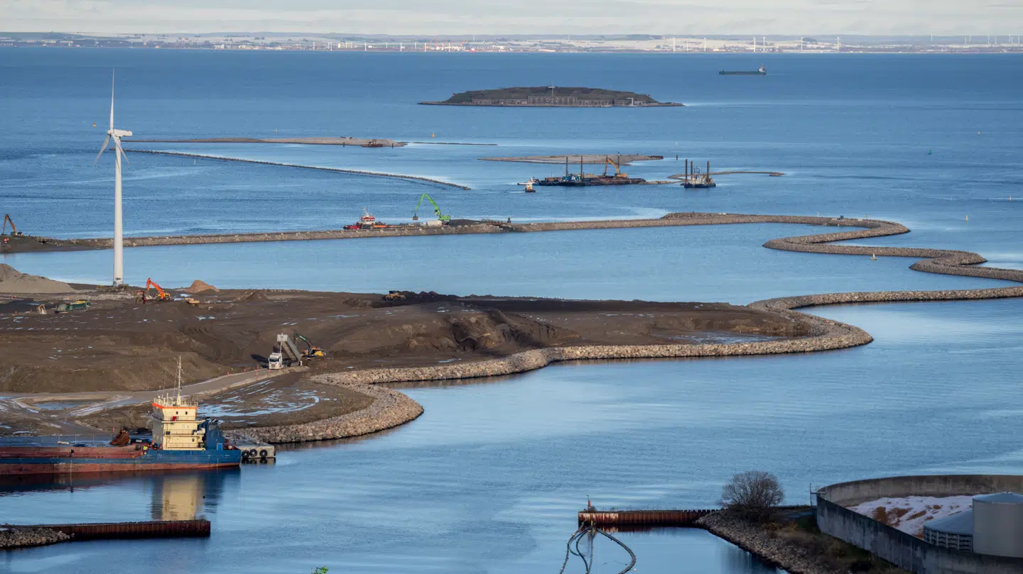 Byggeriet af Lynetteholmen set fra Copenhill i København.