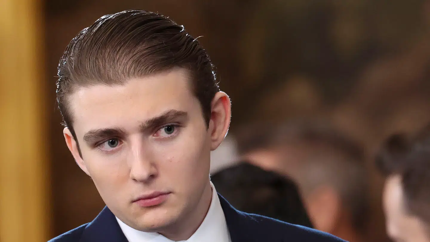 Barron Trump bliver set som en mulig fremtidig præsident blandt mange af Donald Trumps faste støtter. Men det kan først ske, når han er 35 år.