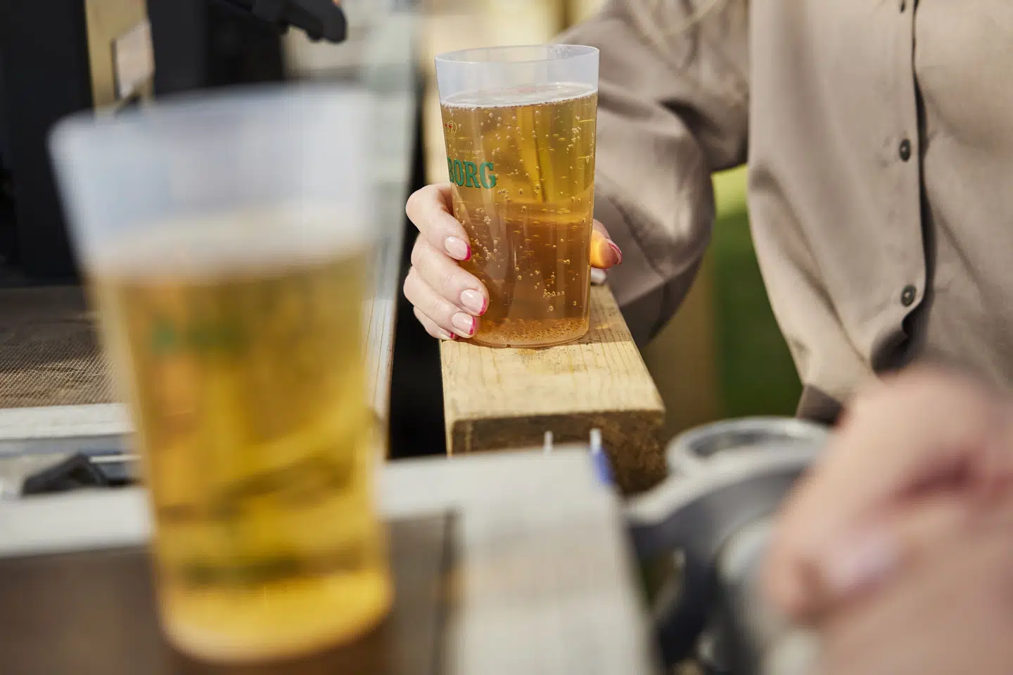 Sundhedsstyrelsen anbefaler både mænd og kvinder maksimalt at drikke ti genstande om ugen - og højest fire på én dag. (Arkivfoto).
