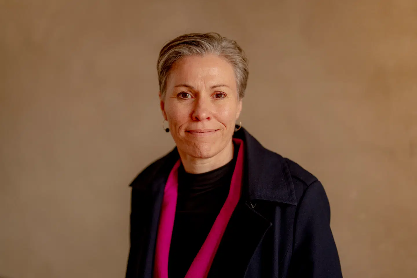 Direktøren for Forbrugerrådet Tænk, Winni Grosbøll, har netop selv skiftet bank. Hun opfordrer danskerne til selv at undersøge deres muligheder.