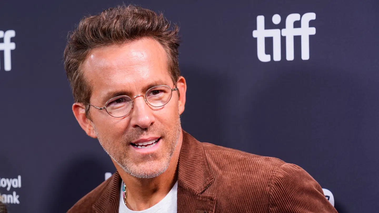 Den canadiske skuespiller Ryan Reynolds har fået indbyggerne i Minnesota på nakken efter en kommentar om, hvorfor det er lige nøjagtig dén amerikanske stat, han har valgt eksklusivt at sælge sin nye papvin i.