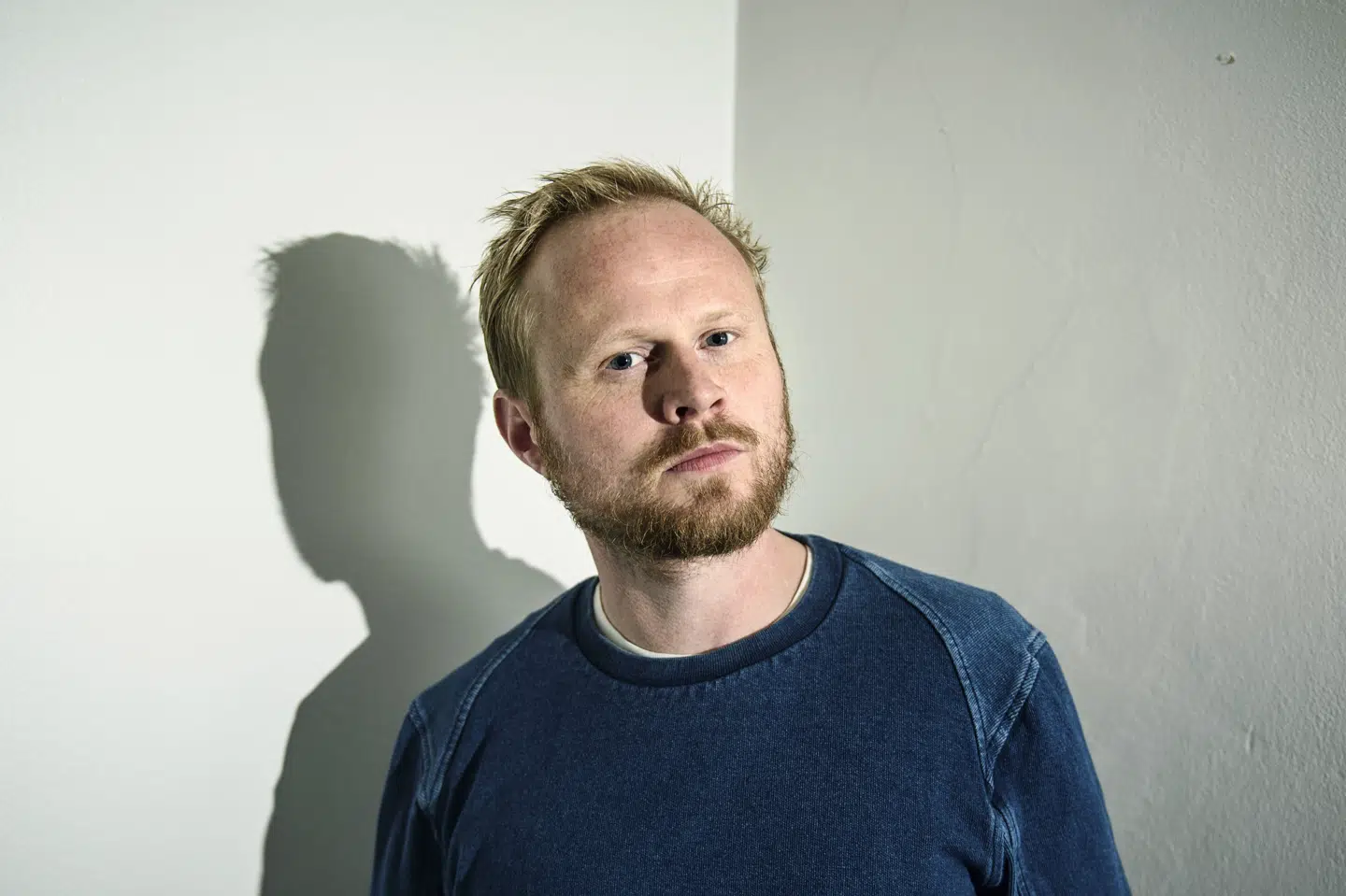 Komiker og skuespiller Jonatan Spang har trukket sig fra offentligheden, efter beskyldninger om seksuelt overgreb. Siden har flere kvinder anmeldt ham. (Arkivfoto).