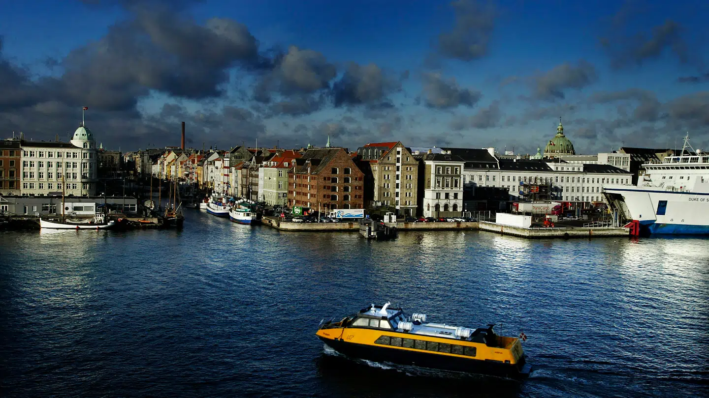 Lørdag bliver skyet. Billedet her er fra Nyhavn i København.