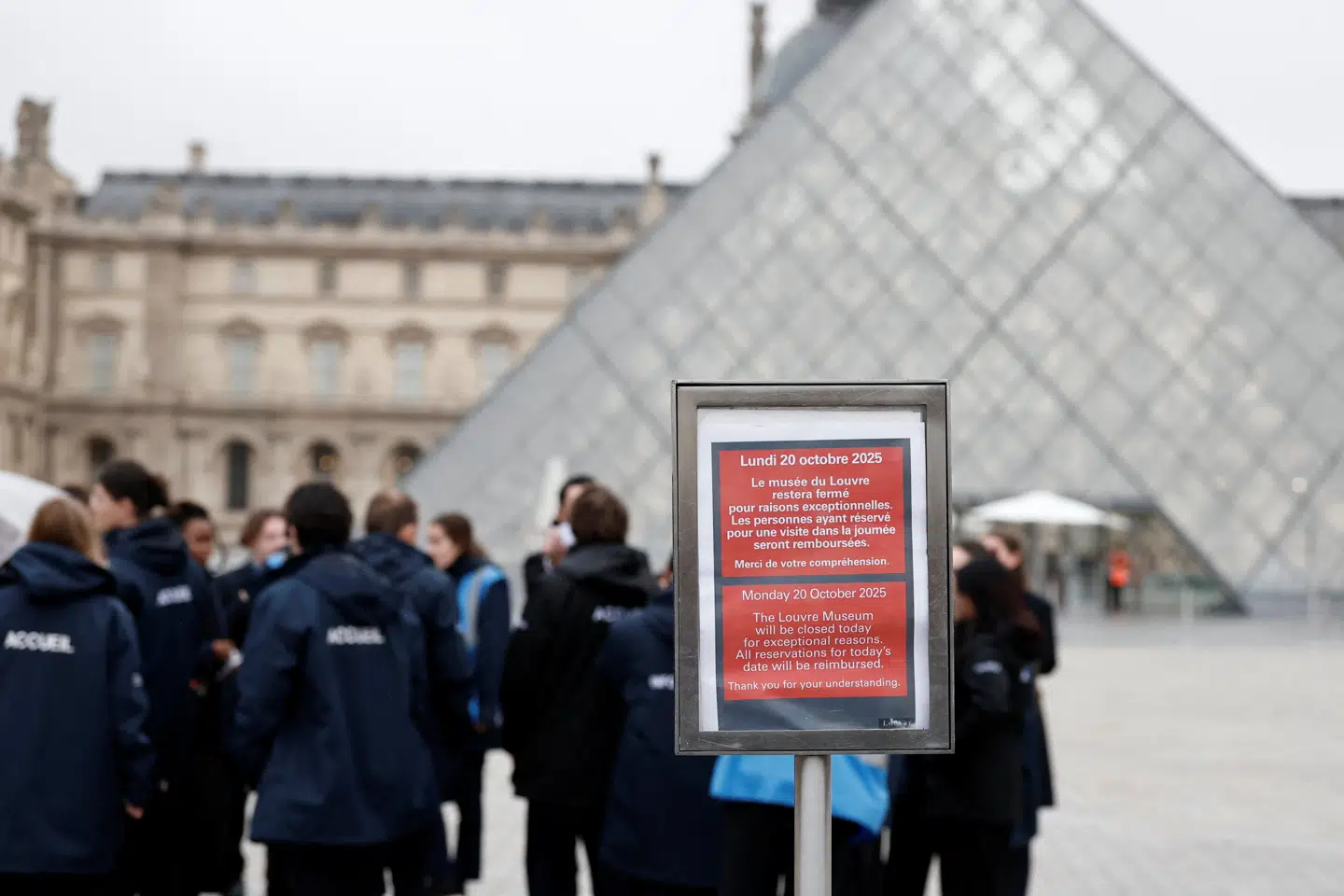 Louvre lukkede efter smykkerøveriet. Museet genåbnede 22. oktober.