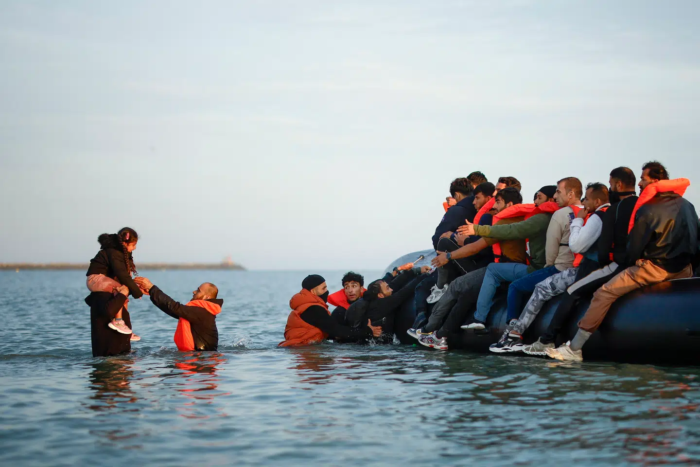 Over 38.000 migranter har krydset Den Engelske Kanal i små både alene i år.