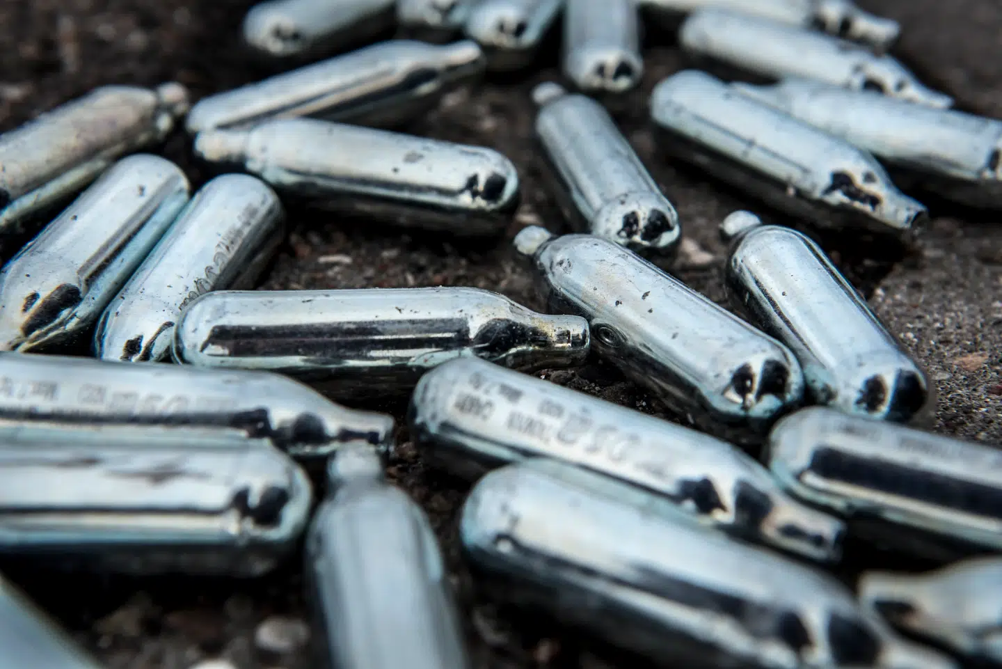 Misbrug af lattergas kan give skader på hjerne og nervesystem.