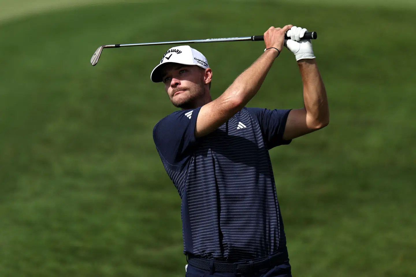 Nicolai Højgaard var få centimeter fra en eagle på sidste hul, som ville have sikret ham omspil om sejren. I stedet endte han på en delt tredjeplads.