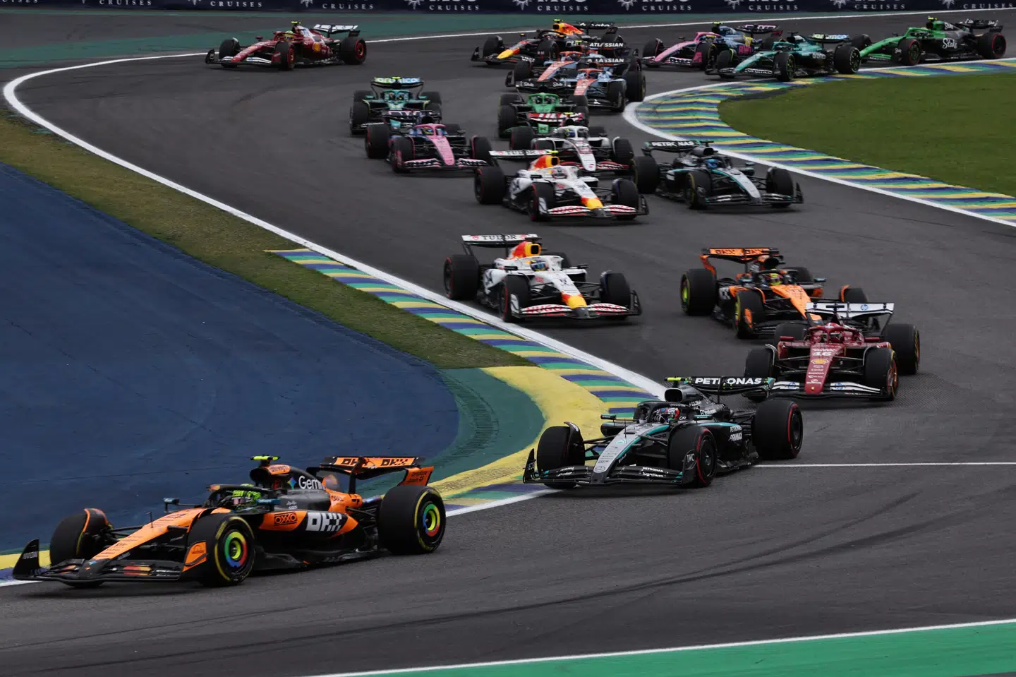 Lando Norris vandt søndagens grandprix i Brasilien fra front.