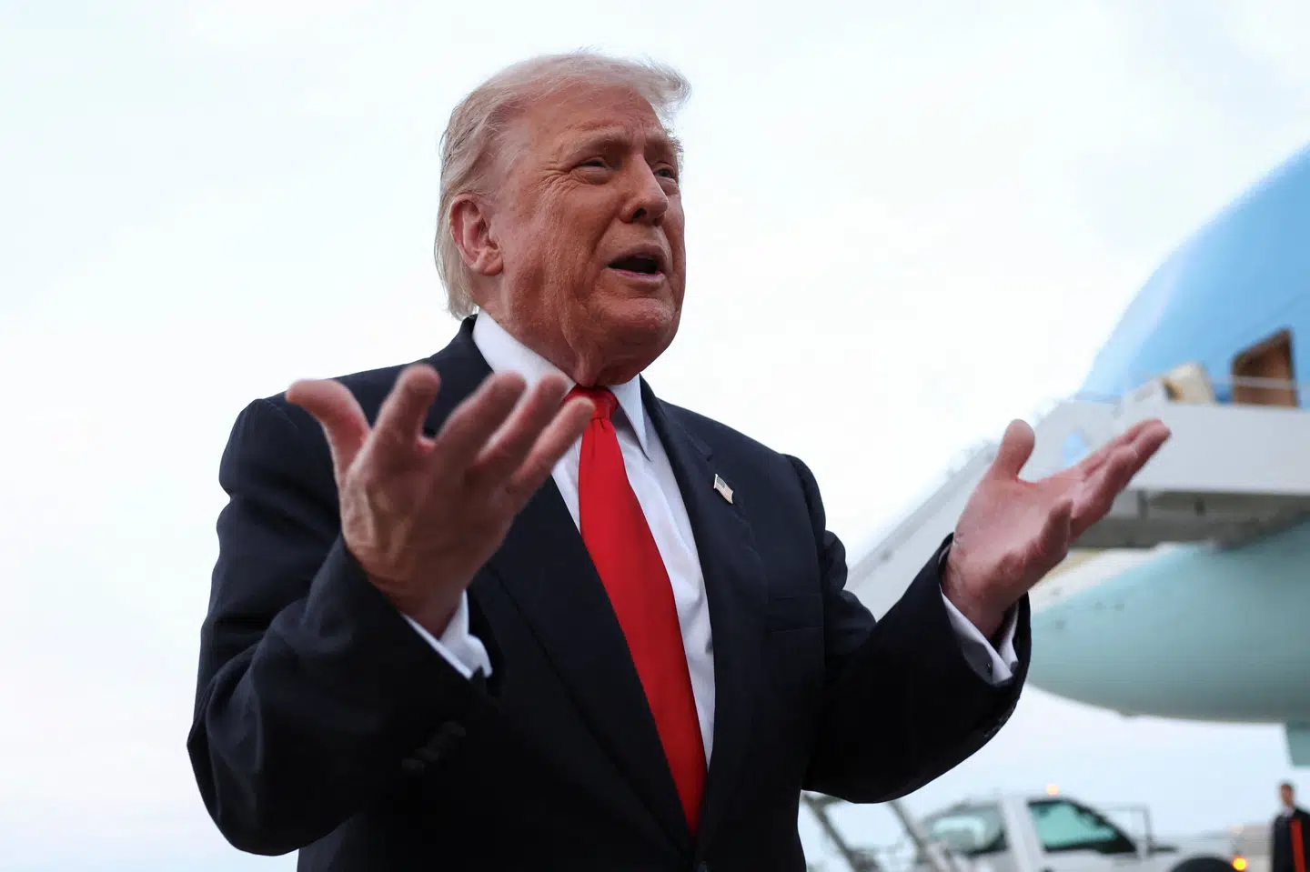 Trump takker søndag aften på Truth Social medie for at afsløre det, han kalder korrupte journalister. BBC-chefer træder tilbage på grund af blandt andet dokumentar om Trump.