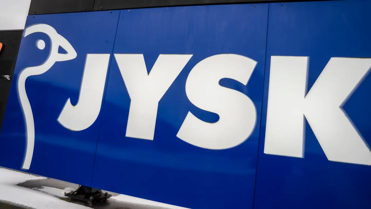 Samtlige Jysk-butikker i Sverige var søndag lukket grundet et brag af en firmafest.