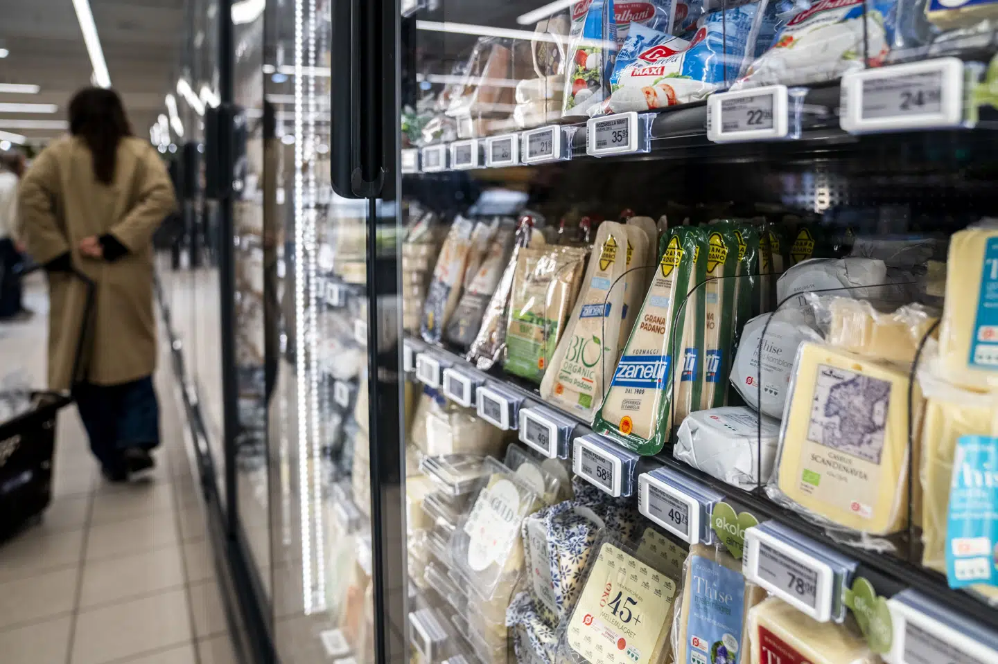 Det er blevet dyrere at fylde kurven i supermarkedet. Men overordnet er inflationen under kontrol siger økonom. (Arkivfoto).