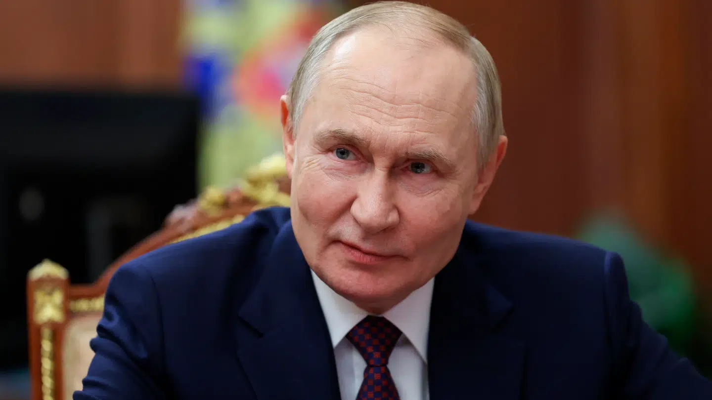 Vladimir Putin kan se Ruslands olieindtægter falde.