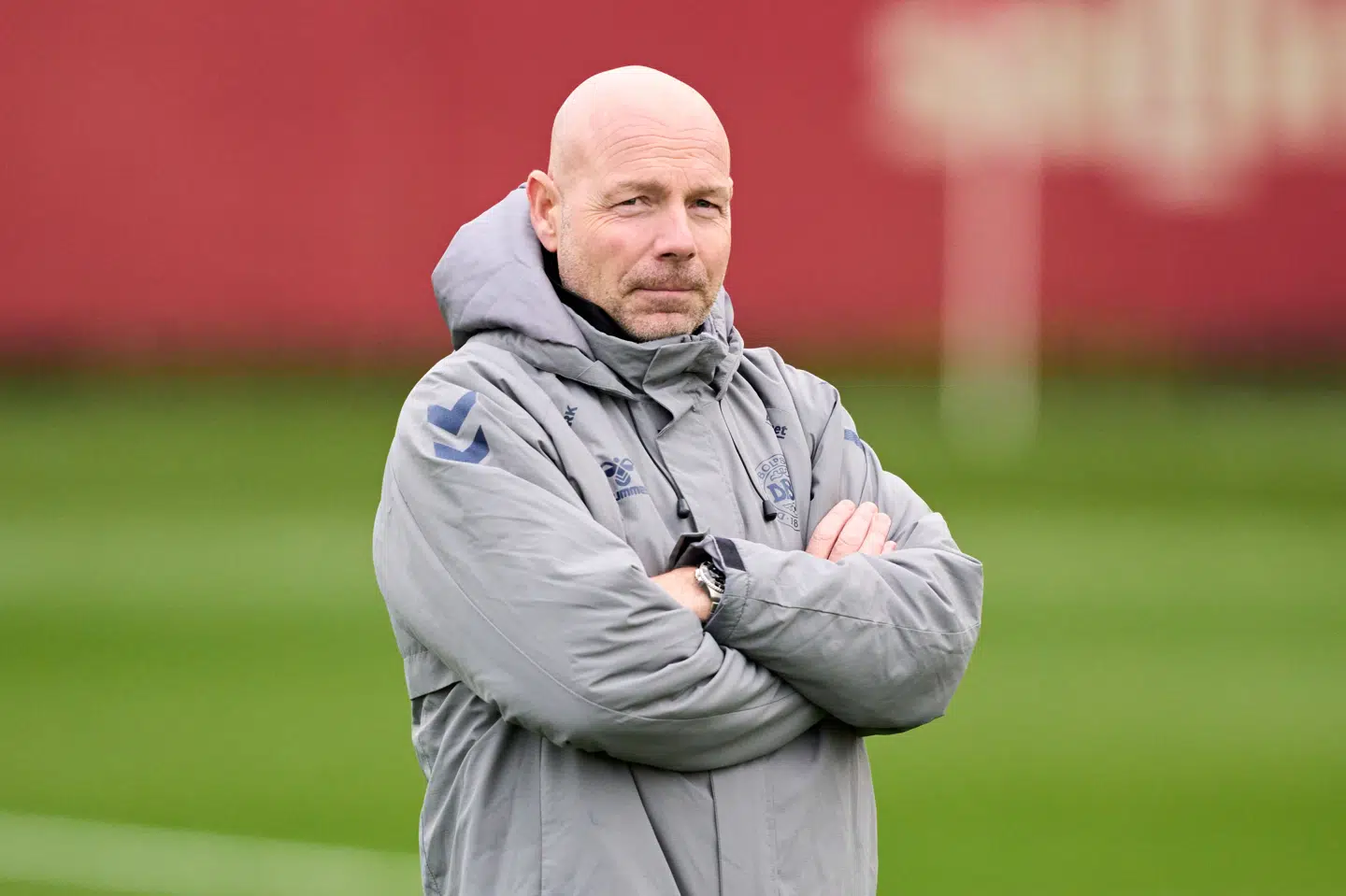 Brian Riemer havde otte spillere med ude på træningsbanen mandag.