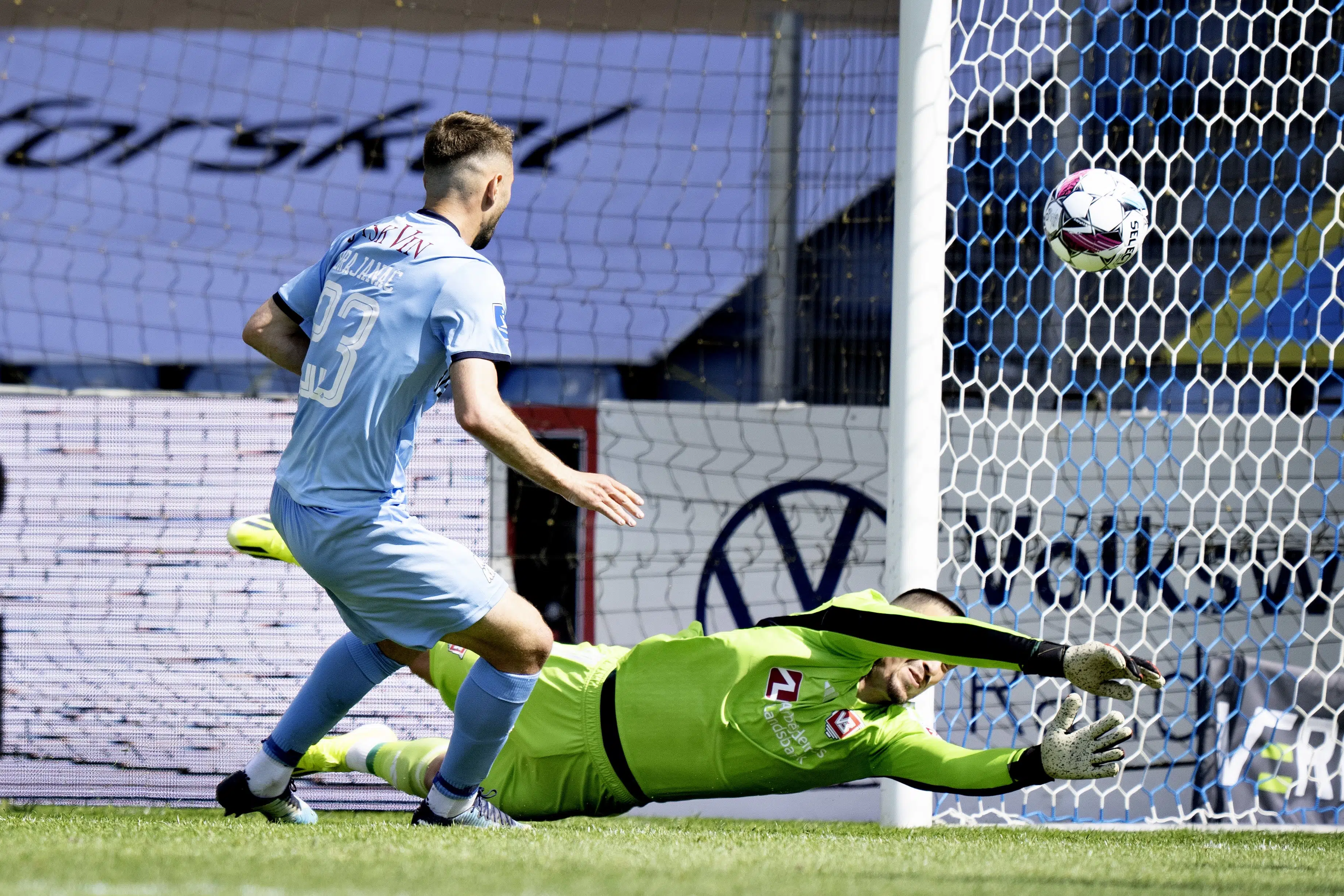 Esbjerg tager nyt skridt mod toppen trods tidlig dukkert