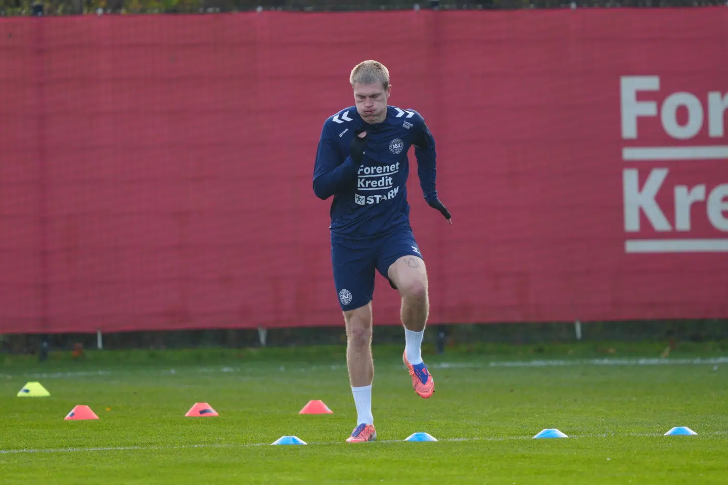 Rasmus Nissen Kristensen var tirsdag formiddag en del af den kølige landsholdstræning i Helsingør.