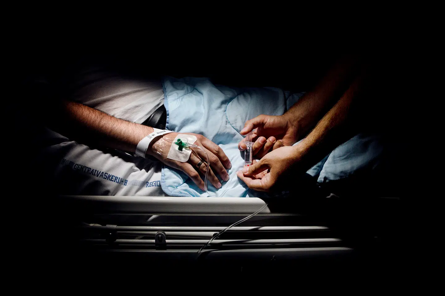 Den sidste fase af livet skal bære præg af friheden til at nyde en cigaret, drikke et glas vin eller spise en ekstra flødekage. Og det skal et generaliserende forbud på sygehusene ikke stå i vejen for, lyder det fra Bolette Bjerre, der er sygeplejestuderende. Arkivfoto: Nikolai Linares