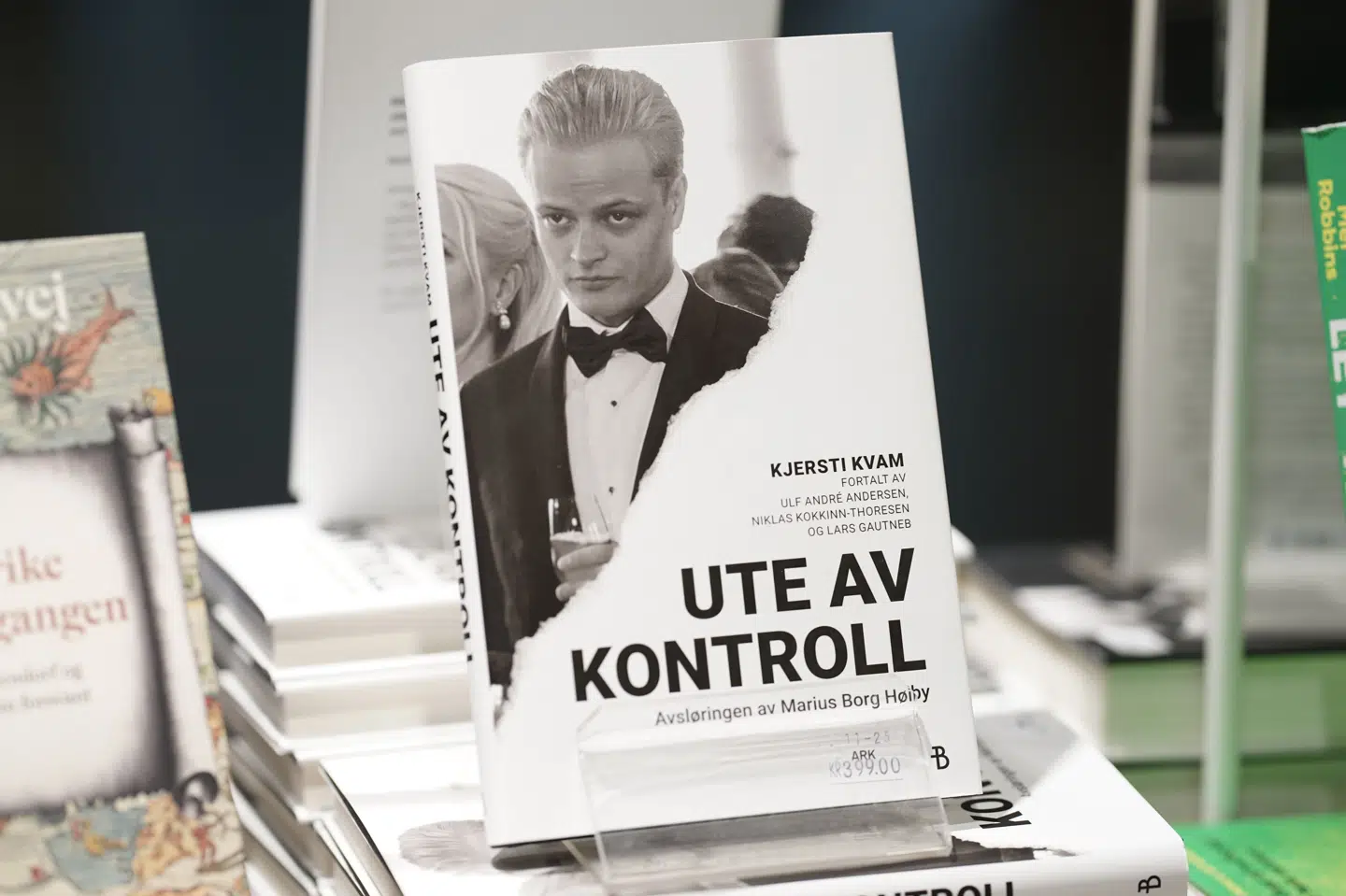 Bogen "Uden af kontrol" om Marius Høiby er netop kommet i salg onsdag. Det er den anden bog om kronprinsessens søn.