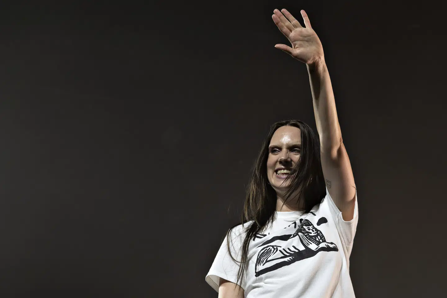 Mø med det borgerlige navn Karen Marie Ørsted optrådte i sommer på Arena Scenen under Roskilde Festival. Resten af sangerens koncerter i 2025 er aflyst efter konsultation med lægen, skriver hun på Instagram. (Arkivfoto).