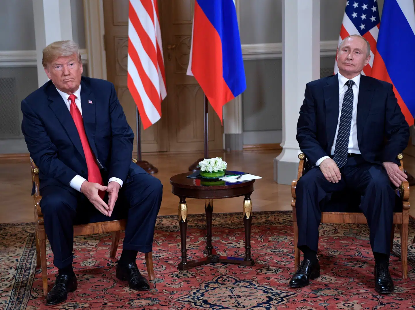 Alle stod forundrede tilbage, da USAs præsident, Donald Trump, i 2018 mødtes med Ruslands præsident, Vladimir Putin, i Helsinki. Nu giver Epstein-dokumenterne ny næring til teorien om, hvad der skete op til og under topmødet.