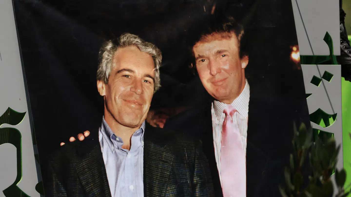 Det Hvide Hus har trods tidligere løfter om gennemsigtighed i sagen tidligere nægtet at udgive yderligere dokumenter.