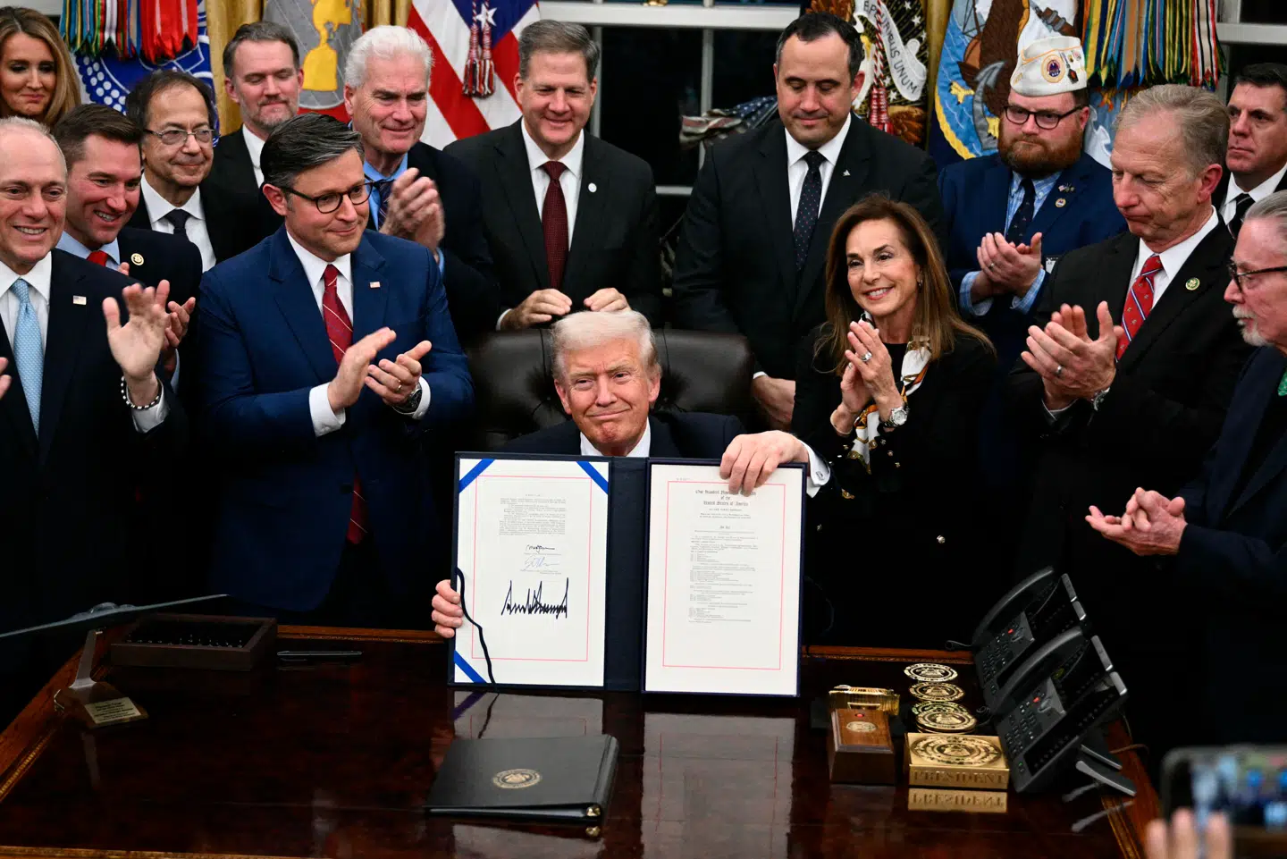 Donald Trump underskrev onsdag aften det dokument, der nu sikrer en genåbning af det amerikanske statsapparat. I hvert fald for nu.