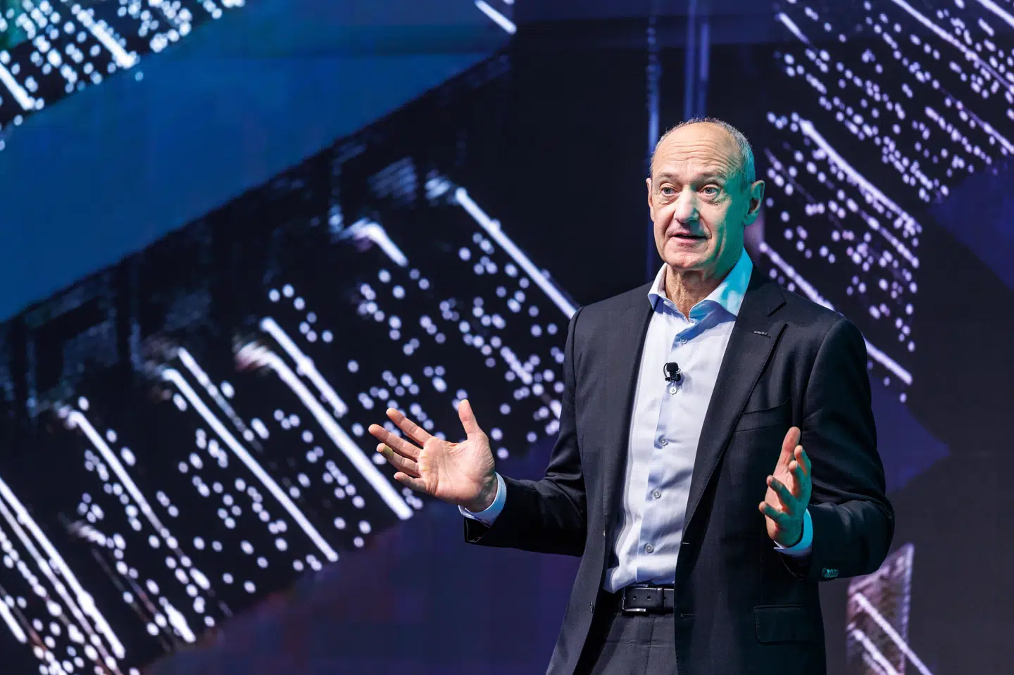 Topchef Roland Busch præsenterede torsdag Siemens' resultater på en pressekonference i München.