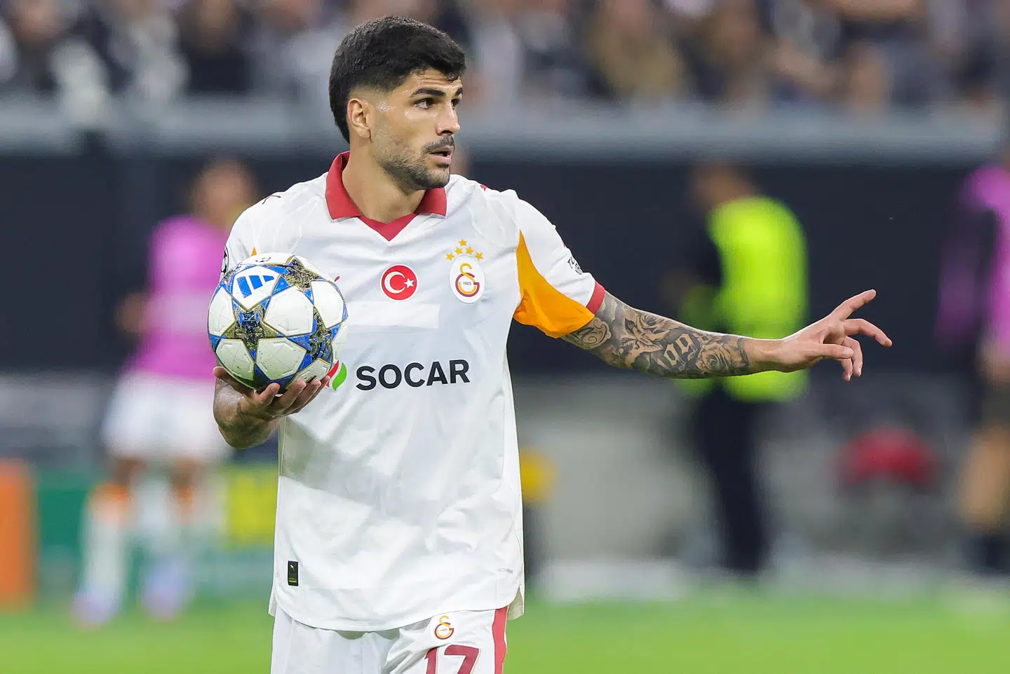 Eren Elmali skal afsone karantæne for at spille på fodboldkampe. (Arkivfoto).