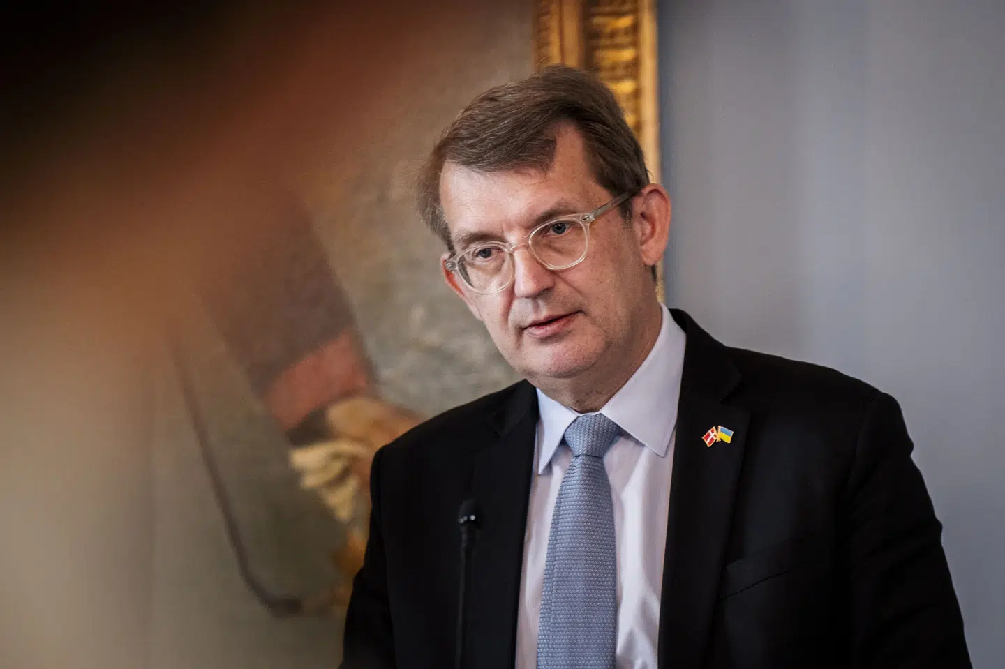 I en redegørelse til Statsrevisorerne oplyser forsvarsminister Troels Lund Poulsen (V), at ministeriet er i gang med at gennemgå og kontrollere ansattes adgange til våbenoplysninger. (Arkivfoto).
