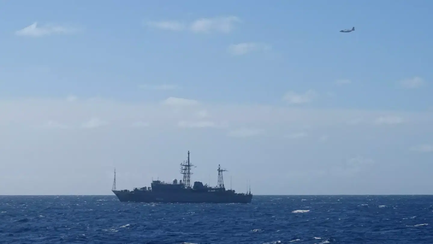 Det russiske skib, 'Karelja', sejler tæt på den amerikanske kyst.