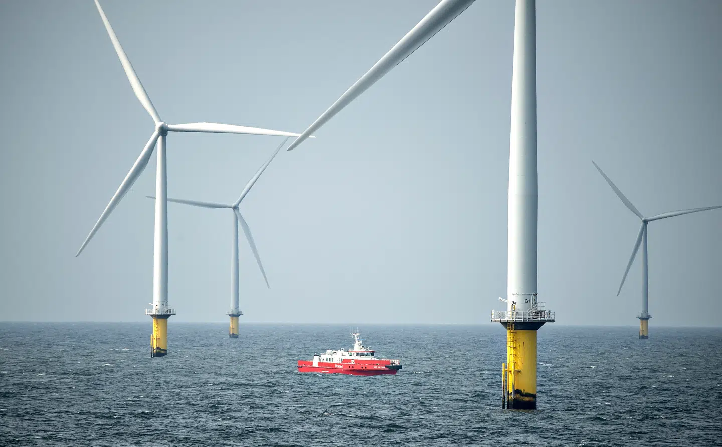 (ARKIV) Horns Rev 2 i Nordsøen ud for Esbjerg, den 12. april 2018. 91 Siemens havvindmøller . Efter ugers forhandlinger er samtlige partier enige om en ny energiaftale med lempede elafgifter og havmøller. Det skriver Ritzau, fredag den 29. juni 2018.. (Foto: Henning Bagger/Ritzau Scanpix)