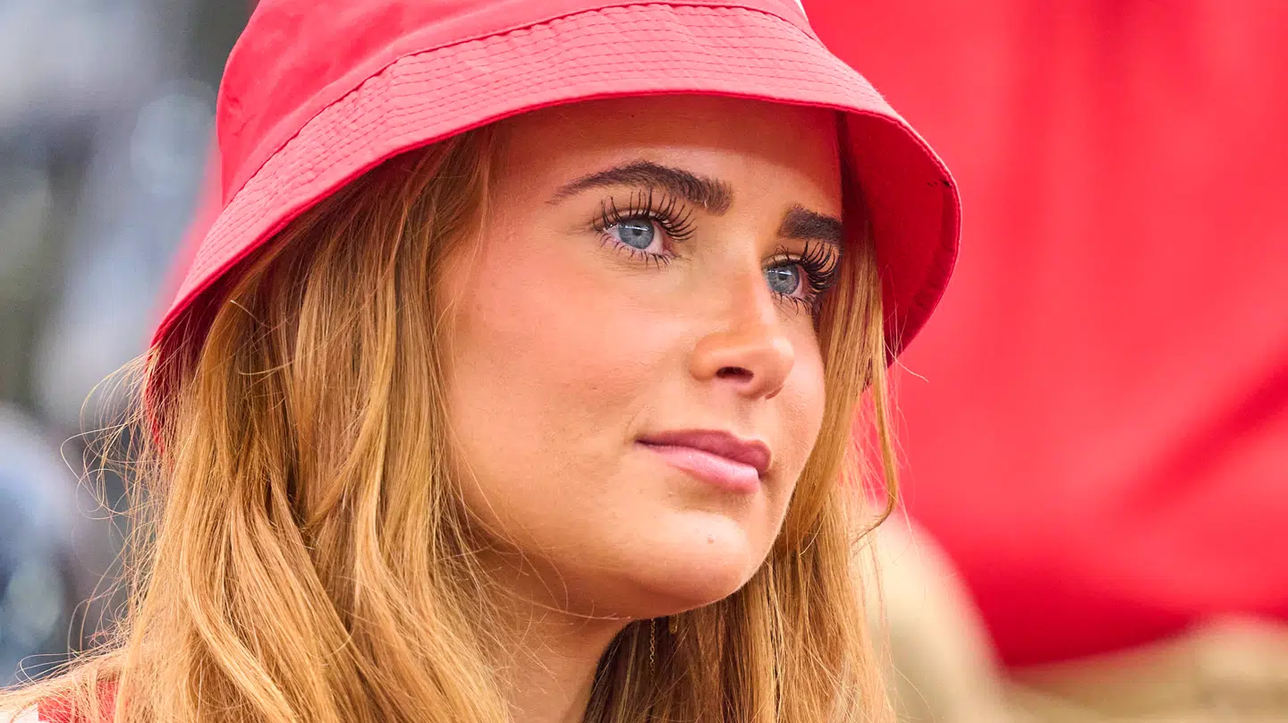 Rasmus Højlunds kæreste, Laura Søndergaard, er flyttet med til Italien.